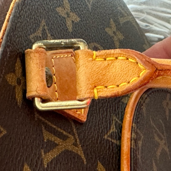 Preloved Ellipse medium size - Picture 8 of 8